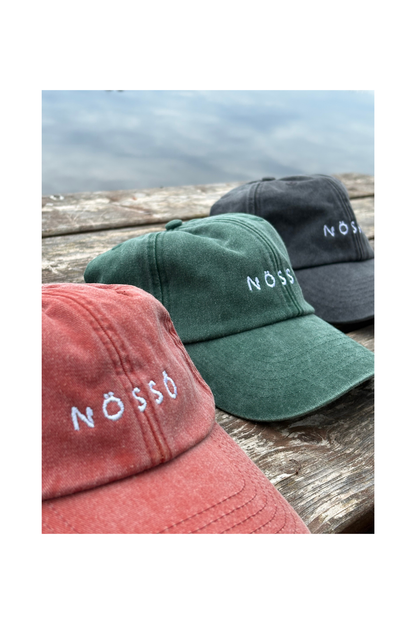 Nössö lippis punainen